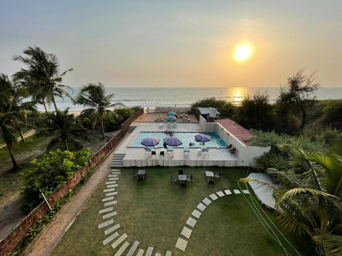 Hotel Kay'S By The Sea Ajgaon Exterior foto